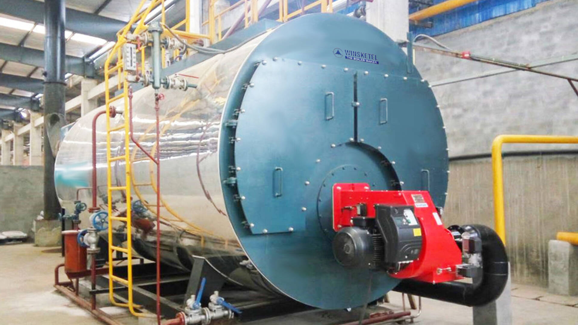 Fire-tube steam boiler with gas / oil burner